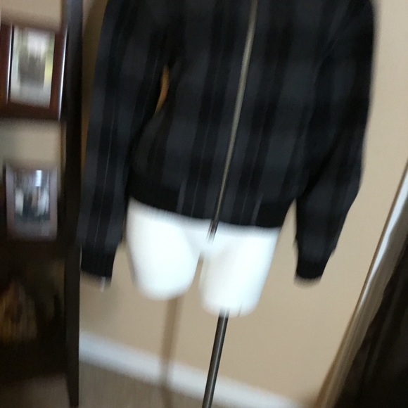 Vince. Wool bomber jacket - Picture 11 of 14